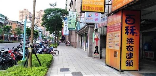 新北市土城區公所「金城路3段人行道改善工程」近期報名內政部營建署「2020馬路好行計畫」評比，從全國縣市80件參賽案中脫穎而出，獲得優良獎，也是新北唯一獲獎的區公所。（土城區公所提供）