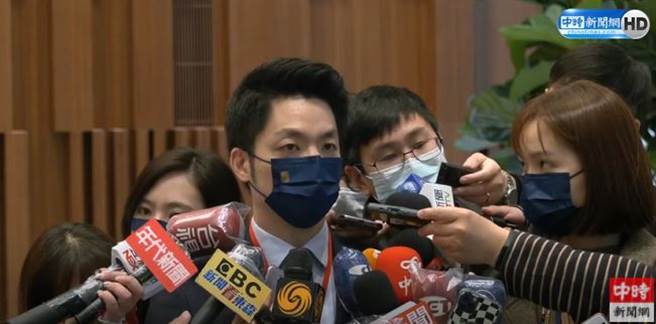 立委蒋万安现身经国七海文化园区开幕。(取自中时新闻网直播)