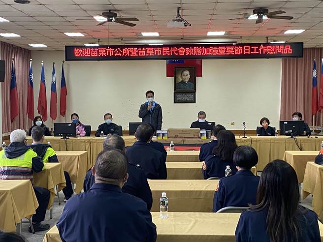苗栗市长邱镇军参加苗栗警分局加强重要假日维安工作协调会。（苗栗警分局提供／谢明俊苗栗传真）