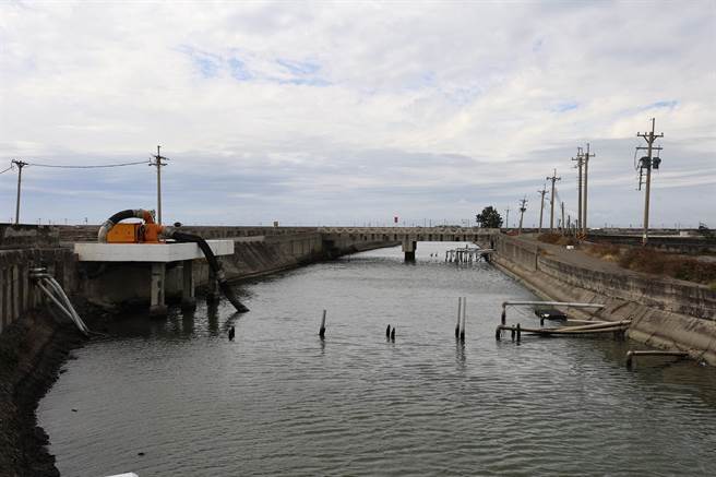 云林县政府规画整治沿海下崙、羊稠厝大排，解决长年淹水问题。（张朝欣摄）
