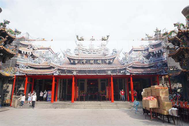 大甲镇澜宫取消除夕抢头香，小红包也不发了。（本报资料照片）