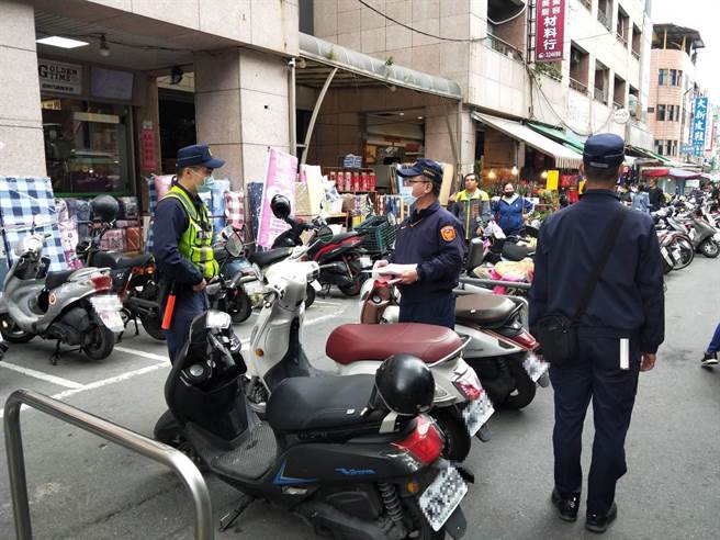 为避免春节採购人潮阻塞交通，台东县警局台东分局将于29日至31日针对台东市中央市场周边实施交通疏导道路管制。（台东县警局台东分局提供／蔡旻妤台东传真）