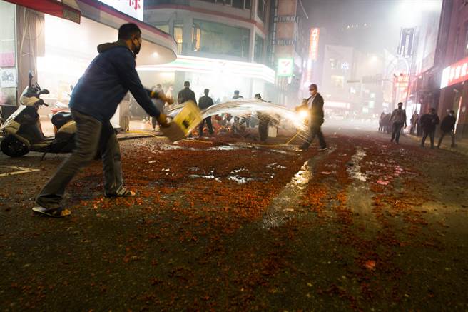 内政部长徐国勇今宣布，宗教团体即起暂停办理遶境、游行、抢头香的活动，外界好奇新北市是否有进一步管制措施。（资料照，杜宜谙摄）