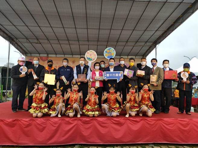 （「農產嘉年華-年貨大賞」今日起一連4天在台中花市熱鬧登場。圖/業者提供）