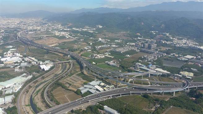 国道4号潭子路段通车。（高速公路局提供／王文吉台中传真）
