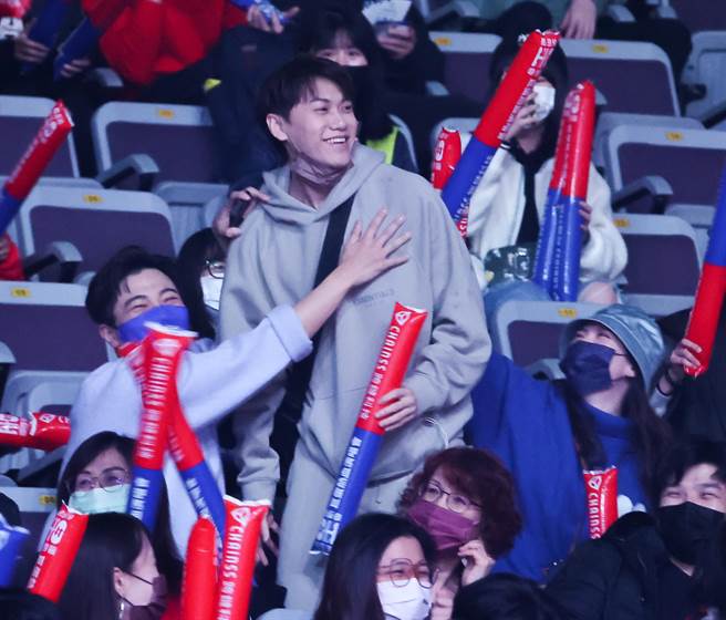 王子的弟弟毛弟今以《全明星1》的「学长」身份来看比赛。（罗永铭摄）