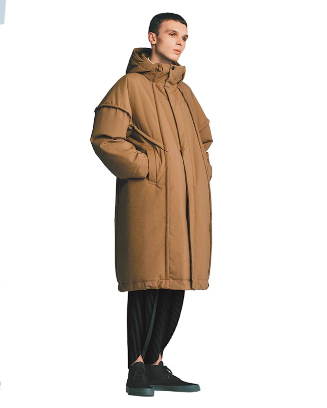HOMME PLISSE ISSEY MIYAKE 2022秋冬系列。（君梵提供）