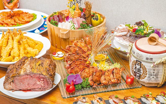 澎湖福朋喜来登酒店的宜客乐海港百匯自助餐厅供应近百道佳肴，除了除夕至大年初五晚餐时段供餐，更加开初二、初三的午餐时段。（澎湖福朋喜来登酒店提供）