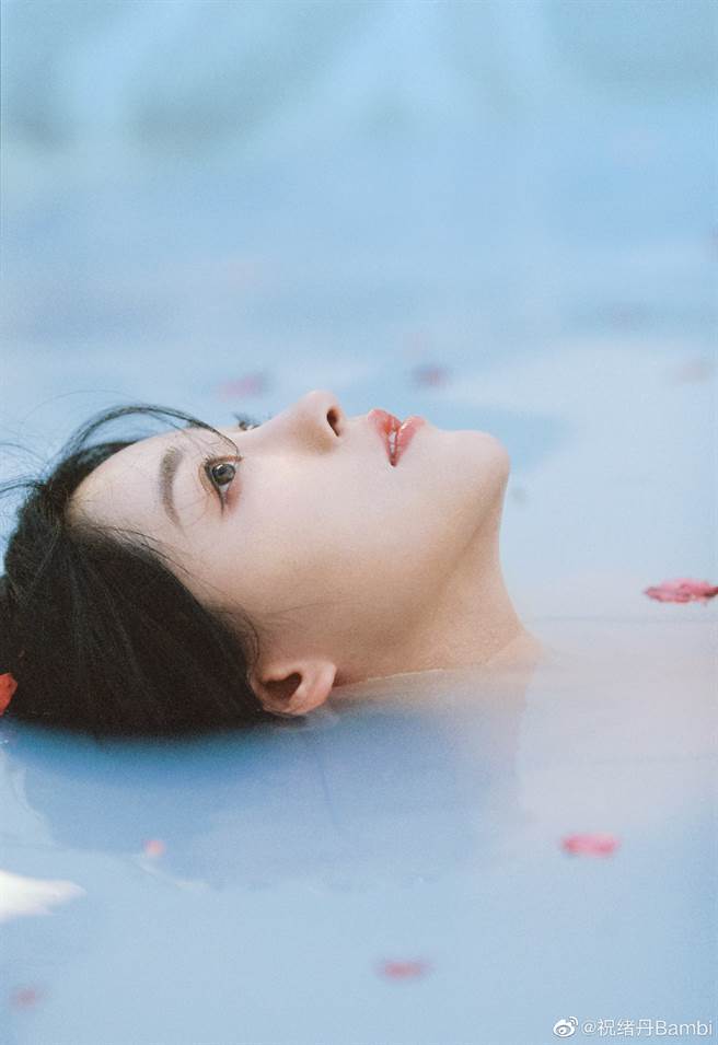 祝绪丹美到零死角。（图／取材自祝绪丹Bambi微博）