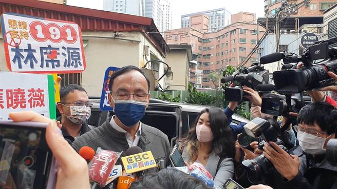 蔡英文肯定蔣經國保台 朱立倫：民進黨用對抗、戰爭只會害台。（葉德正攝）