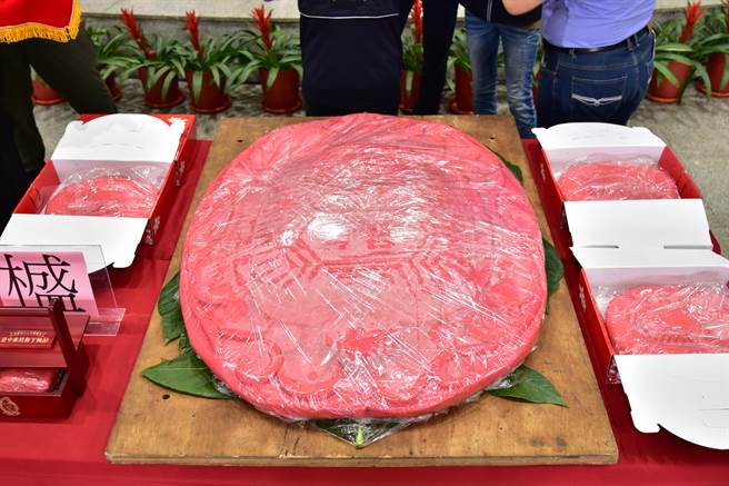 2022台中东势新丁粄节将于东势客家文化园区展示120斤超级龟粄和桃粄。（台中市客委会提供／王文吉台中传真）