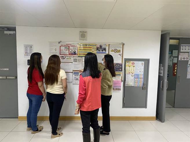 台中市全力防堵疫情，劳工局加强访查移工宿舍。（台中市政府提供）