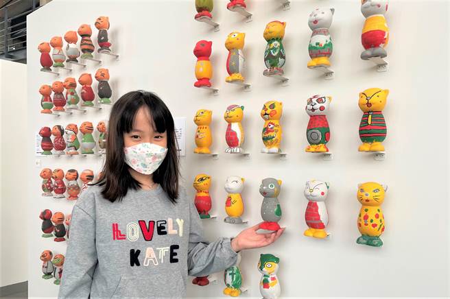 新北市莺歌陶瓷博物馆与学学文化创意基金会近期合作办理「感动虎—儿童暨青少年彩绘陶博特展」，邀请金门、北台湾44所学校的千名学童彩绘陶瓷作品「小感动虎」。（蔡雯如摄）