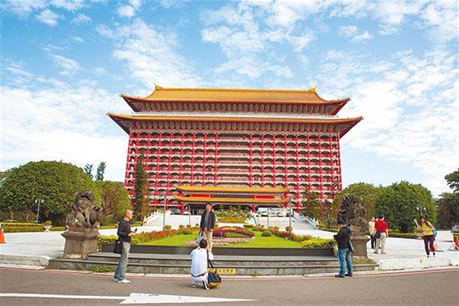 圆山女厨师兄母及友人4确诊，居住地跨双北，感染源不明。（图／示意图，报系资料照）