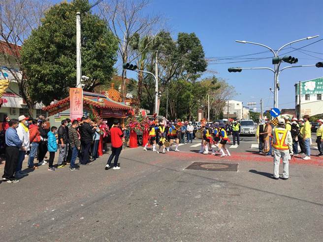 比照去年，今年台南东山迎佛祖因应疫情，不开放信眾随香。（白河警分局提供／张毓翎台南传真）
