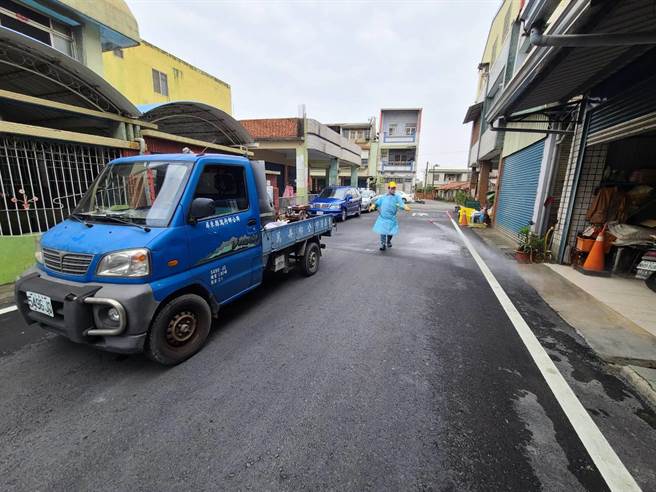高市1確診者二度至屏東萬丹鄉訪友，足跡有飯湯店、加油站，屏縣府已完成清消作業。（屏縣府提供／謝佳潾屏東傳真）