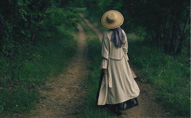 大衣保守、失败率低。（示意图/取自Pexels）