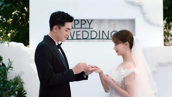 吴谨言、林更新在《我的砍价女王》斗嘴斗成夫妻。（LiTV提供）