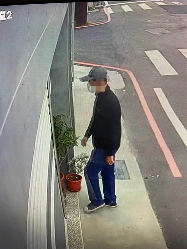 许姓窃贼是专门破坏门锁磁扣的住宅大盗。（读者提供／程炳璋台南传真）
