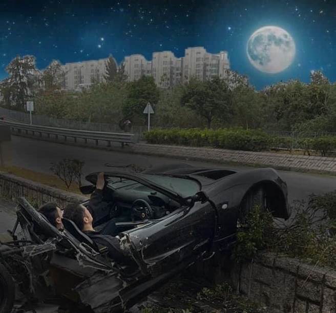 还有网友将2名正副驾驶待车内的照片P图，变成2人在撞烂的车内「赏月」，笑翻眾人。（翻摄自脸书「重机车友❘各区路况、天气回报中心」）