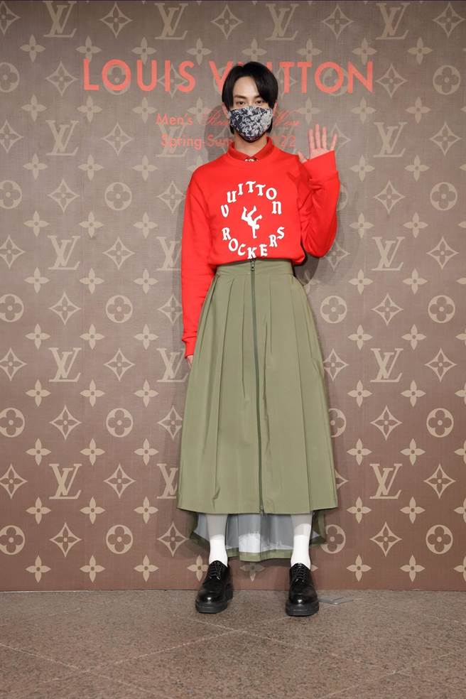 范少勳穿百褶長裙，一樣有看頭。（Louis Vuitton提供）