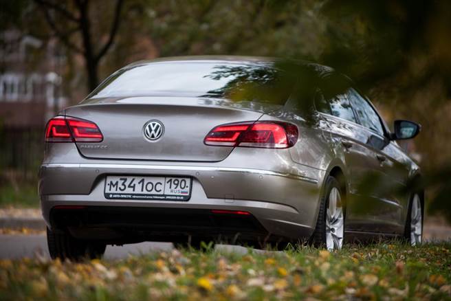 有神人仅靠着「9线条」就一眼认出正确车种为Volkswagen CC。（图／达志影像）