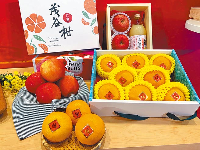 7-11实体门市推出多款礼盒，像是茂谷柑、美国苹果、日本青森富士苹果等，享2件95折。（7-11提供）