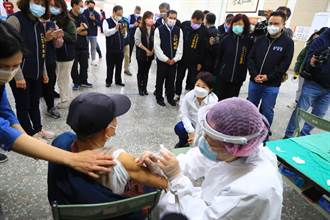 中市春節接種不打烊 216院所提供疫苗門診