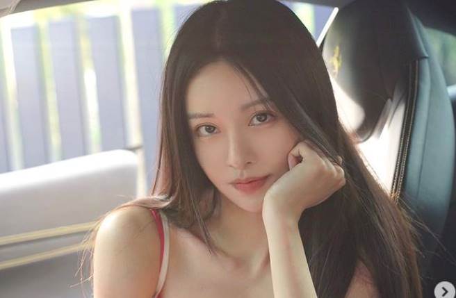 大马钢琴家李元玲是着名的「钢琴女神」。（图／取材自李元玲Instagram）