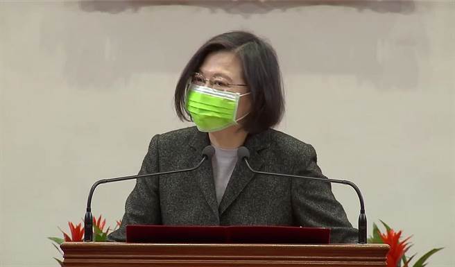 让购车更安心，蔡英文：加速建置车辆安全检测实验室。（取自总统府录影画面）