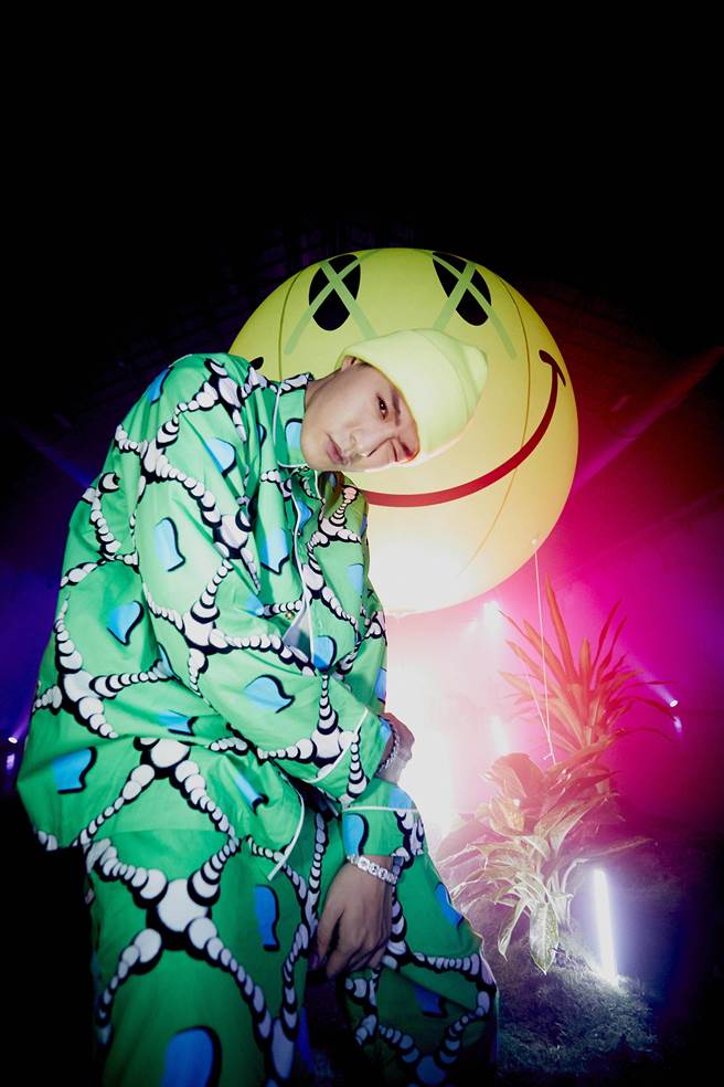 周湯豪睽違5年推出第四張創作專輯《REAL LIFE》。（環球音樂提供）