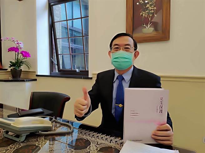 台湾高等检察署检察长邢泰钊兼财团法人臺湾更生保护会董事长，极力促成「更生保护工作指引」，让这本书成为更保同仁提供服务的准则。更保会提供