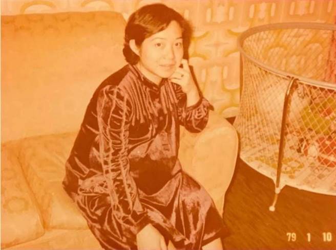 陈水扁PO旧照，当时吴淑珍怀着二胎即将临盆。（图／摘自陈水扁脸书）