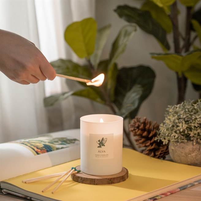 【Älva 妖精】瑞典天然植物蜡香氛蜡烛 - 绿意草本调 200g，1180元。（Vana Candles提供） 