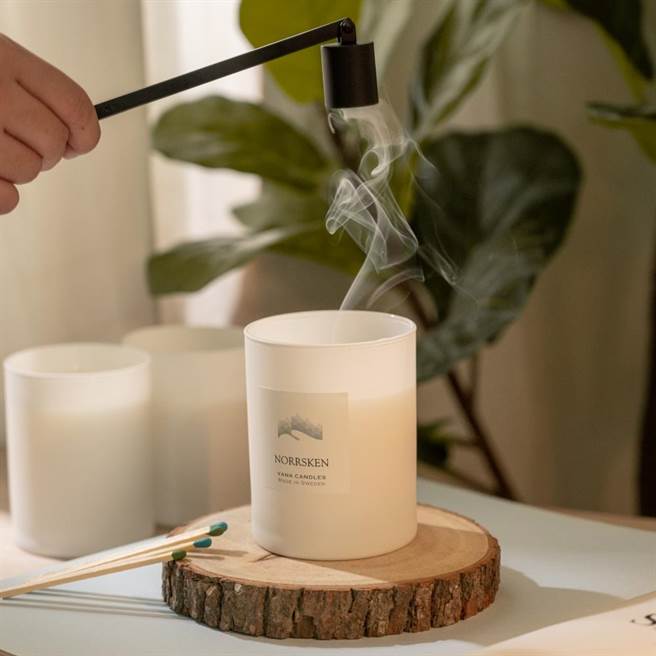 【Norrsken 极光】瑞典天然植物蜡香氛蜡烛 - 轻盈森林调 200g，1180元。（Vana Candles提供）