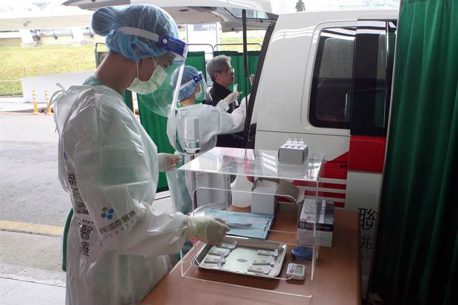 为防堵Omicron，即日起全国医院、长照机构暂停探病。（本报系资料照）