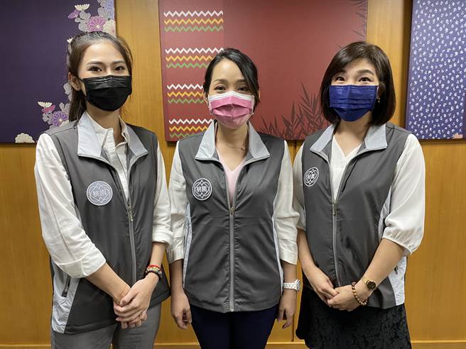 桃园市3位女副发言人，新闻处专委吴安琪（左起）、参议王佩毓、经发局招商科专员卓芷戎，未表态参选已成话题。（资料照/蔡依珍摄）