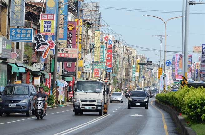 台1線路竹段車流量大，拓寬攸關捷運北延工程。（邱志偉服務處提供／林瑞益高雄傳真）