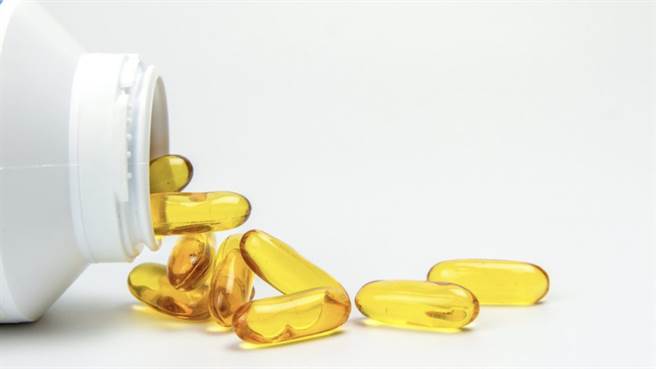 想降血脂与胆固醇 营养师深度解密：最适合鱼油是这类！(示意图/Shutterstock)