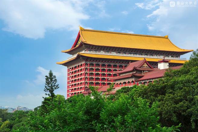 圓山大飯店被匡列員工經PCR檢測均呈陰性，館內暫時歇業的4間餐廳明日將恢復營運。（摘自圓山大飯店臉書粉絲專頁）