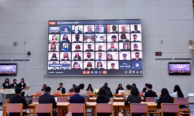 2022年南山模拟联合国会议今（24日）在新北市南山中学正式开幕。（南山中学提供）