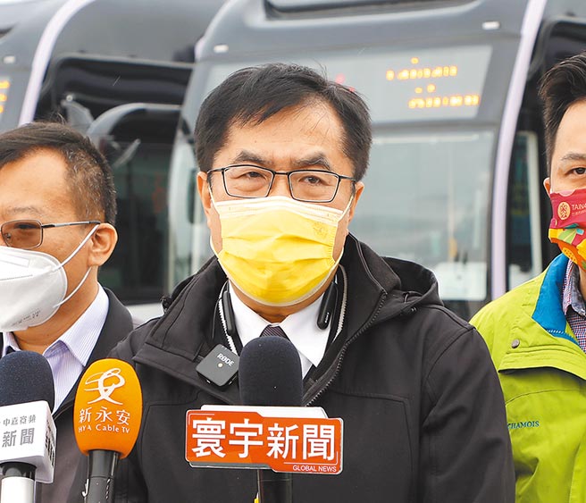 台南市长黄伟哲呼吁，无论民选公职或想参选的人，都应配合防疫政策不要跑摊。（本报资料照片）