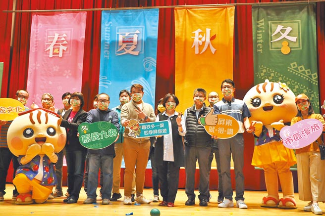 本土疫情延烧，屏县府23日召开「屏东多一度」游程推广记者会，不少观光业者出席讚声，都称对春节商机有信心。（谢佳潾摄）