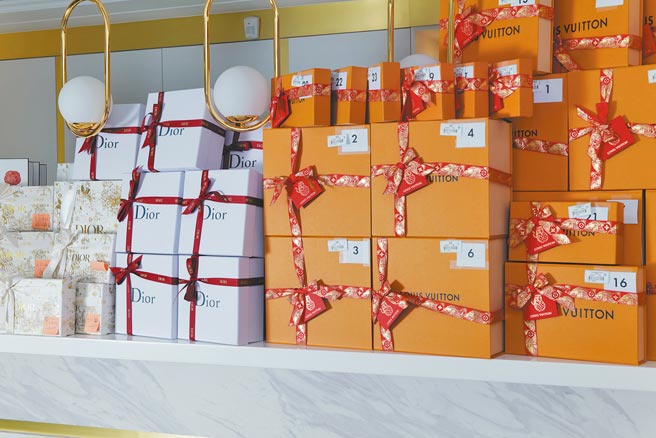 「山本富也互联网创业」赠送精品礼。（山本富也提供）