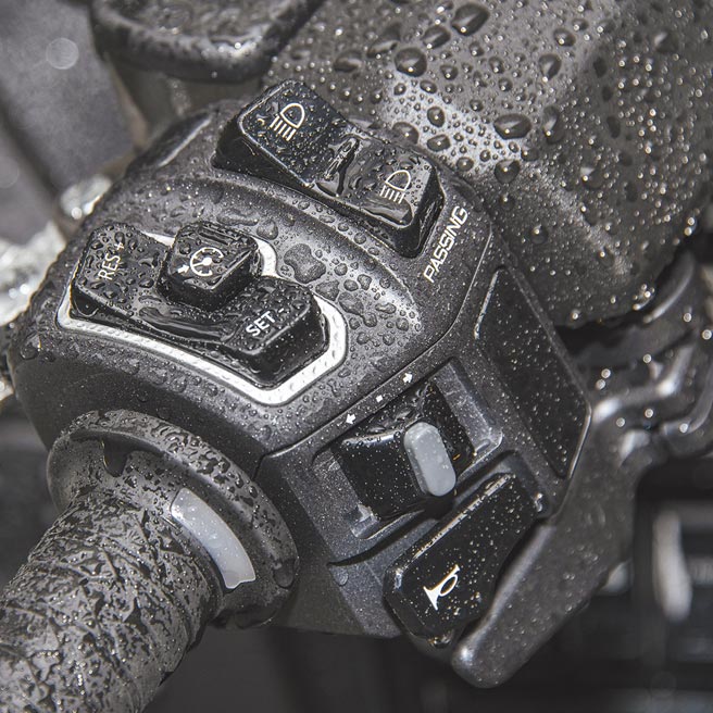 定速巡航功能按键。（陈大任摄）