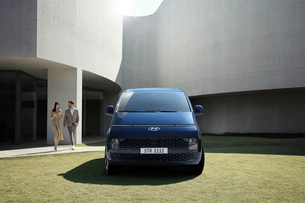 Hyundai Grand Starex 將完售、Staria 未來派商務車即將於下個月亮相？！(圖/CarStuff人車事)