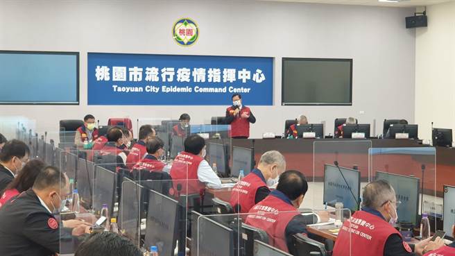 疫情严峻让桃园民眾接种意愿提高，郑文灿表示，1月27日下午将开放65岁以上长者在社区接种站接种莫德纳疫苗，避免长辈没预约到很担心。(桃园市新闻处提供)