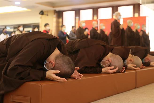 灵鹫山将网路直播除夕贺岁拜愿、初一《大悲心陀罗尼经》经墙启用大典。（灵鹫山提供／林良齐台北传真）