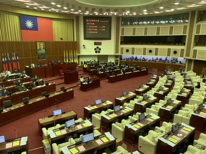 台北市长柯文哲最后一年任期的年度总预算案，原本预计在今日议会大会敲槌通过。（黄婉婷摄）