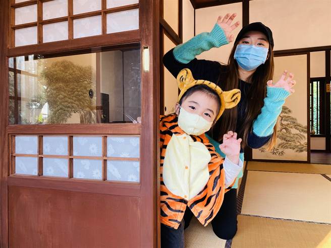 淡水古蹟博物馆春节期间推出系列活动，邀请民眾2月2日至2月6日（初二至初六）到淡水红毛城、淡水街长多田荣吉故居、淡水日本警官宿舍及淡水木下静涯旧居走春，加强财运、官运和人缘运。（戴上容摄）